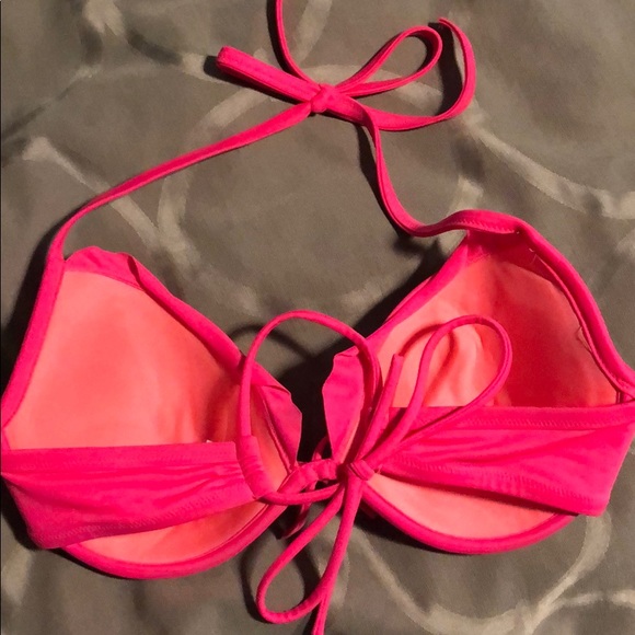 Victoria’s Secret bikini top - Picture 2 of 2
